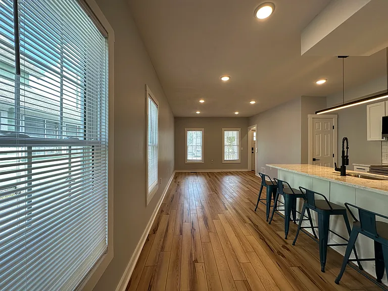 128 Caroline Ave #1 — Photo 41
