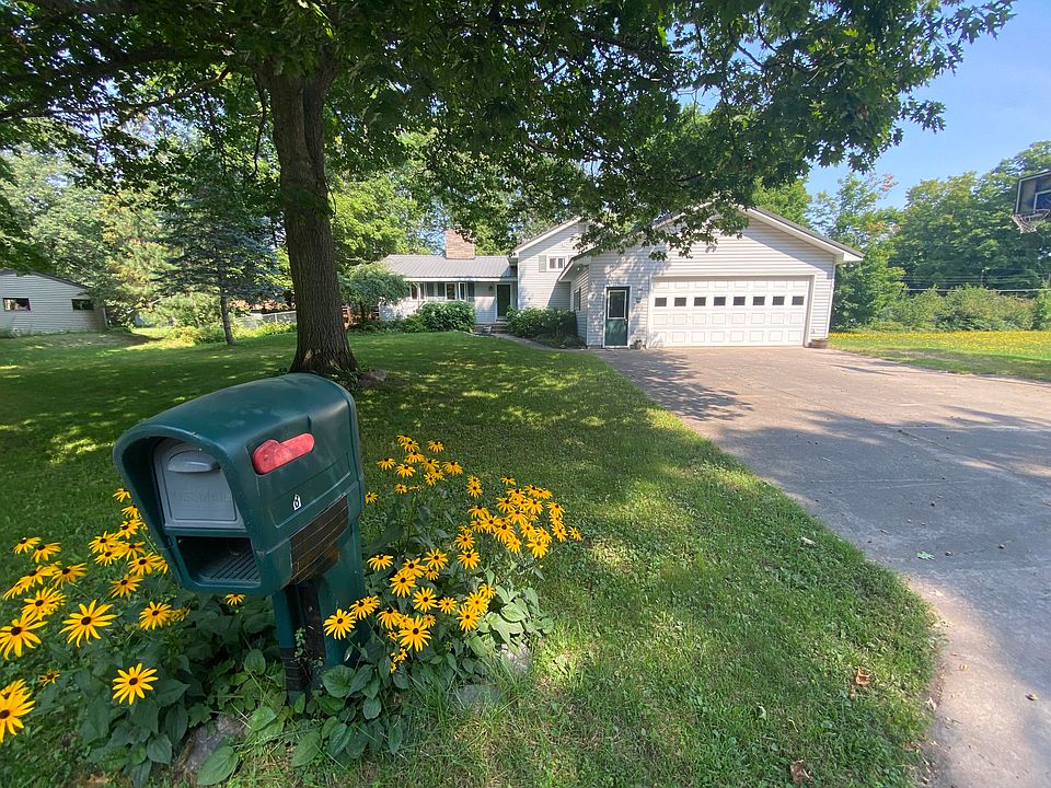 1st image of 708 Ford Dr