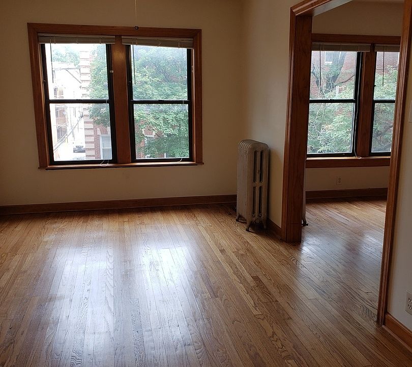 1st image of 2011 W Farragut Ave #2