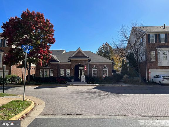 3rd image of 8112 Anna Ct