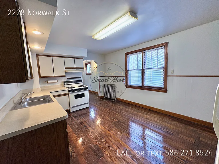 2228 Norwalk St — Photo 8