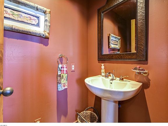 5th image of 524 Lodge Trail Cir