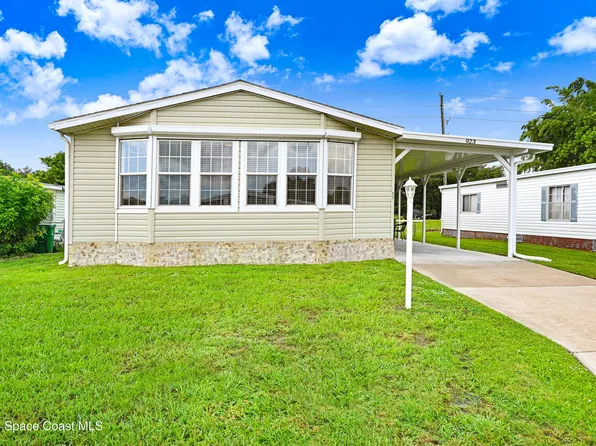 923 Vireo Dr, Barefoot Bay, FL 32976