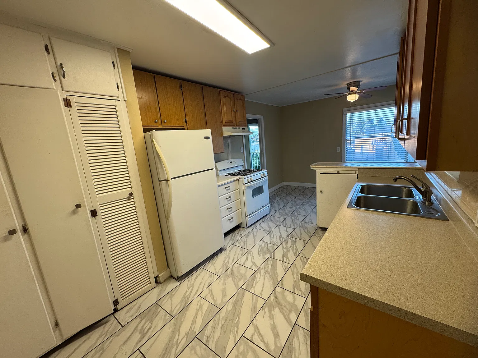 2 bed, 800 sqft, $2,900 — Photo 2