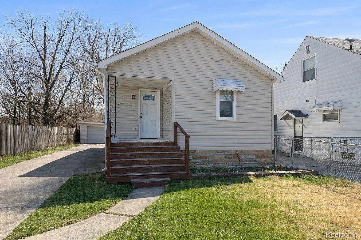 6228 Faust Ave photo 1