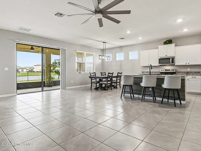5349 Waterfall Pl — Photo 17