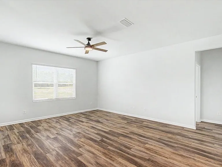 783 Longleaf Dr — Photo 13