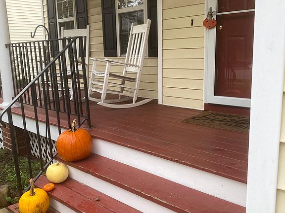 3rd image of 6905 Staunton Ave