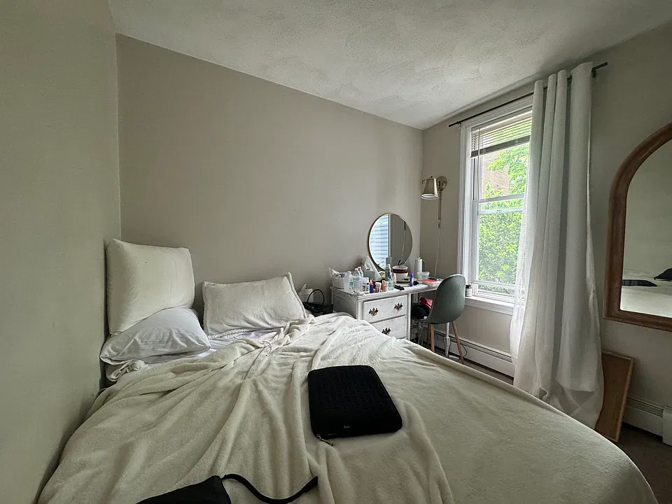 7 Banks St #1
