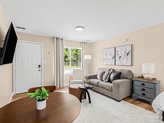 3rd image of 18397 Sharon Ln