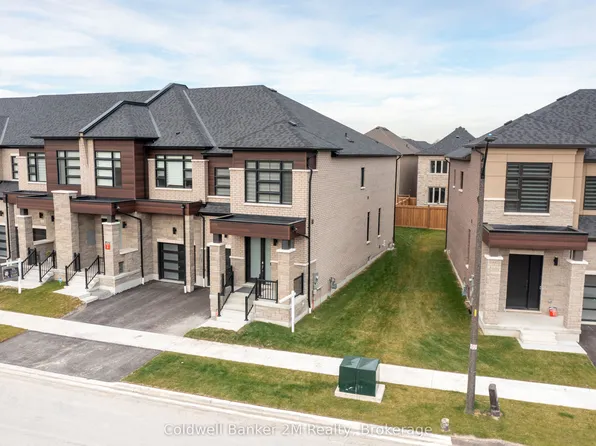 136 Ogston Cres, Whitby, ON L1P 0H3