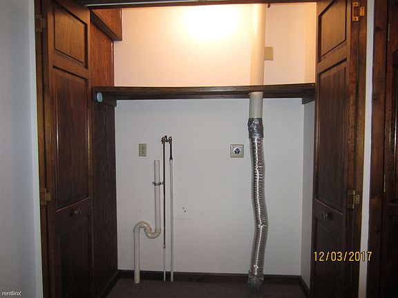 Washer and Dryer Hookups