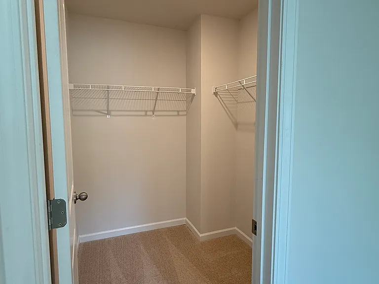 1256 Evelynnview Ln — Photo 11