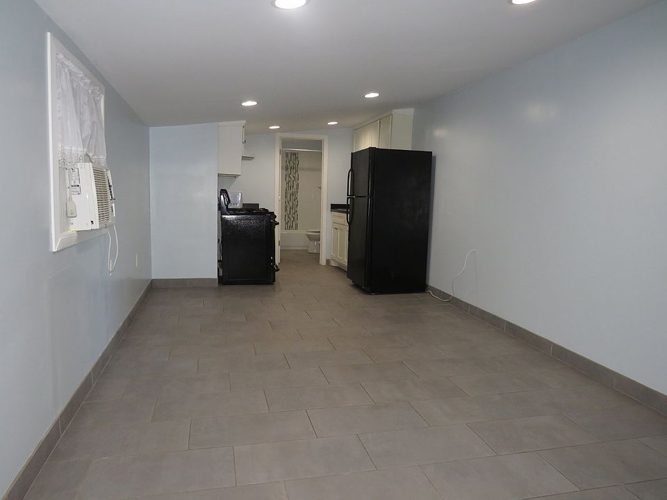 1st image of 1705 Holly St Unit A