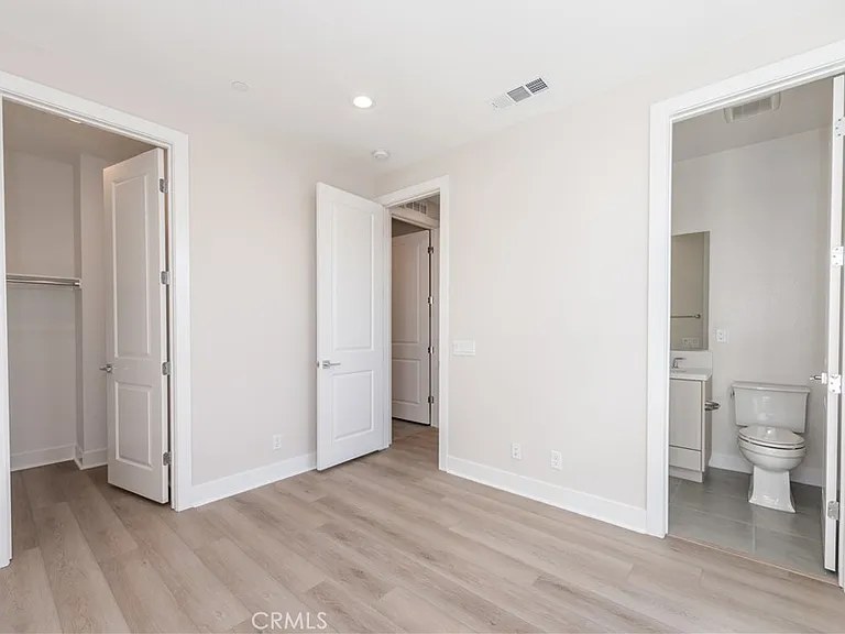 180 Longden — Photo 25