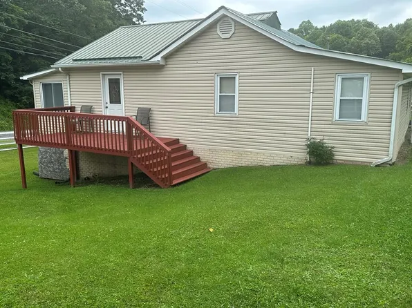 8728 Swords Creek Rd, Swords Creek, VA 24649