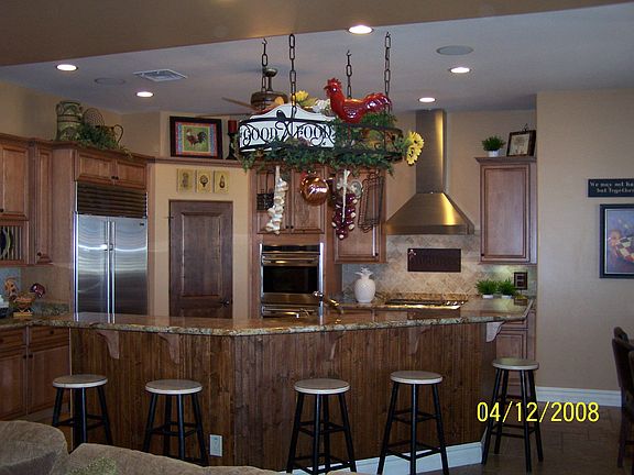 Large Kitchen with Island