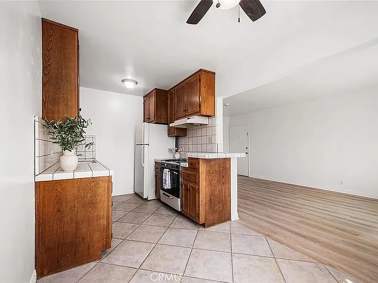 69 Glendora Ave #3 — Photo 8