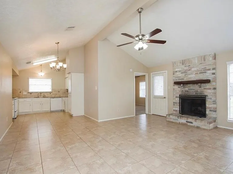 5815 Heather St — Photo 5