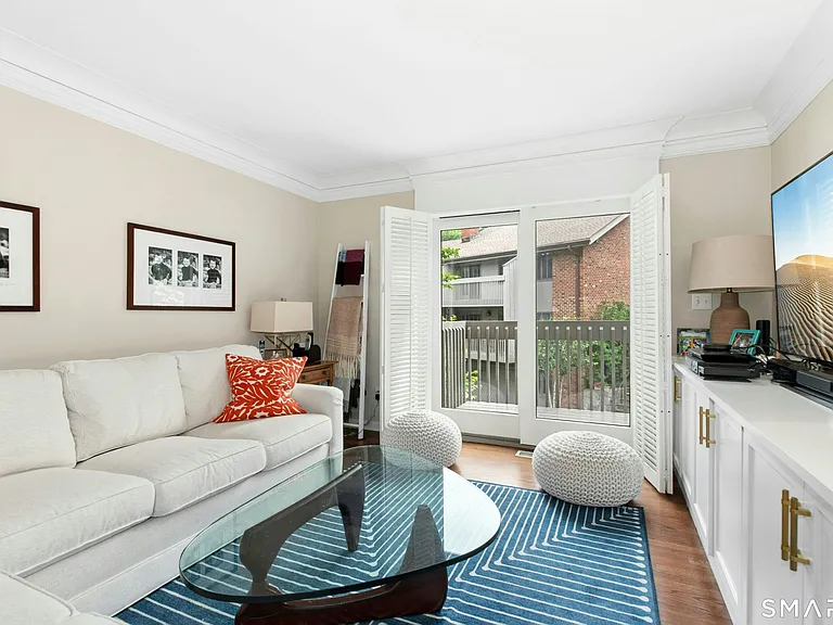 377 Main St #8 — Photo 16