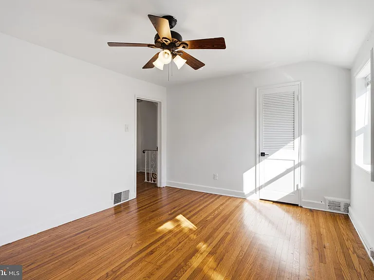 1108 Cobbs St — Photo 13
