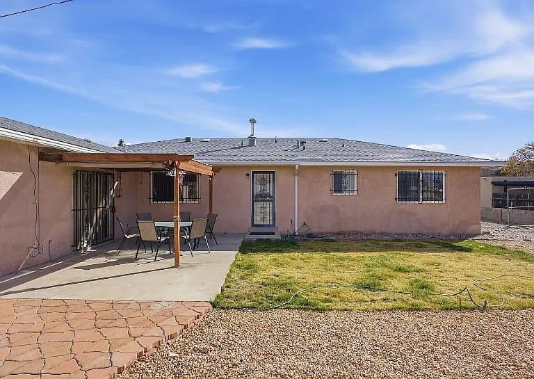 4305 Andrew Dr NE — Photo 4