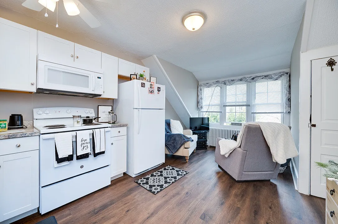 1900 Hill Road, Unit 4 — Photo 1