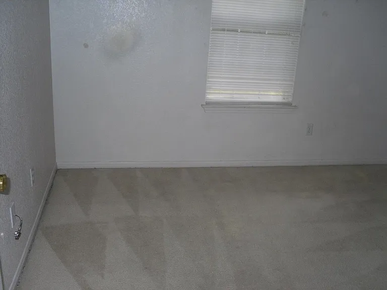 4201 Windwood Dr — Photo 3