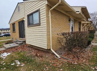 48498 Sugarbush Rd, Chesterfield, MI 48047