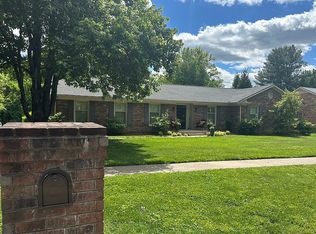 944 Turkey Foot Rd, Lexington, KY 40502