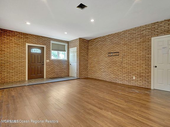 5th image of 3022 S Wood Avenue
