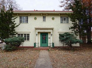 3122 SW Canterbury Ln, Topeka, KS 66604
