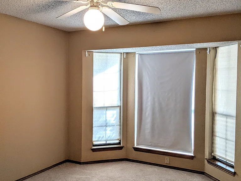 204 Bremen Dr — Photo 11