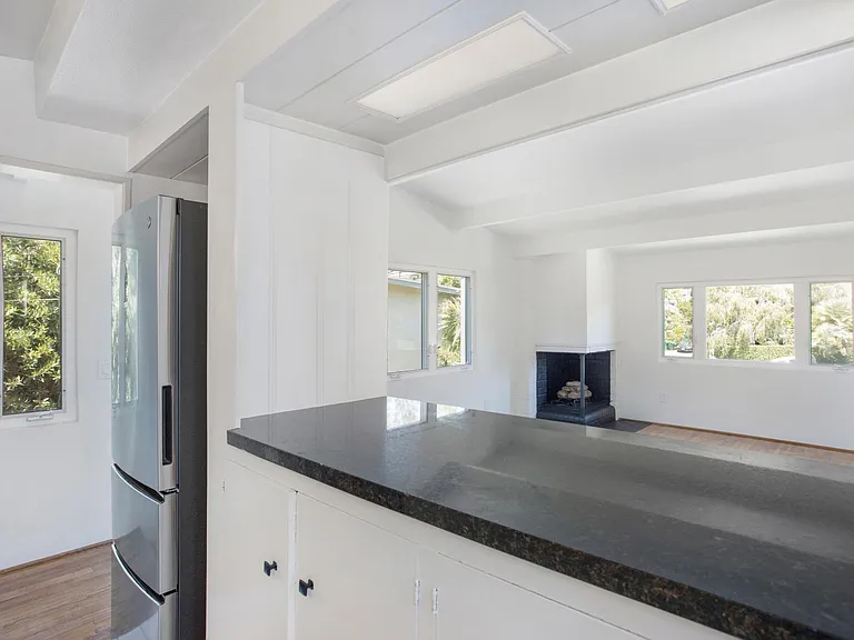 839 Catalina St — Photo 6