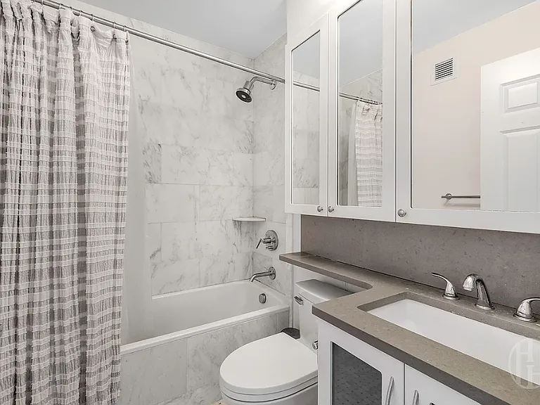 377 Rector Pl #10L — Photo 10
