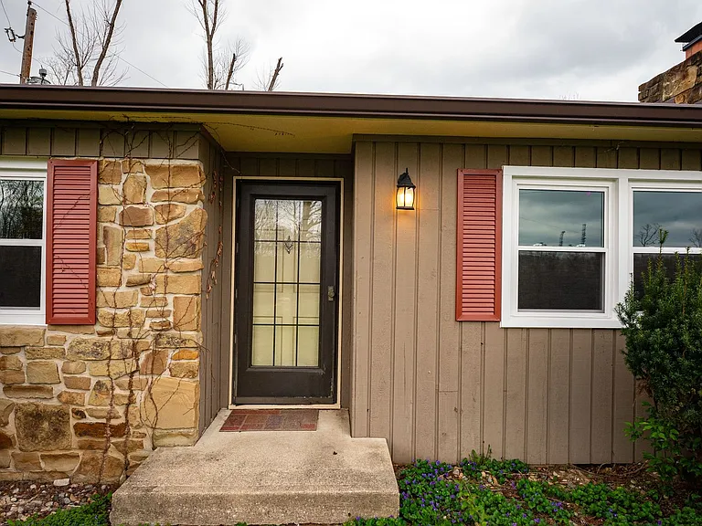 4621-4655 S Acorn Dr — Photo 49
