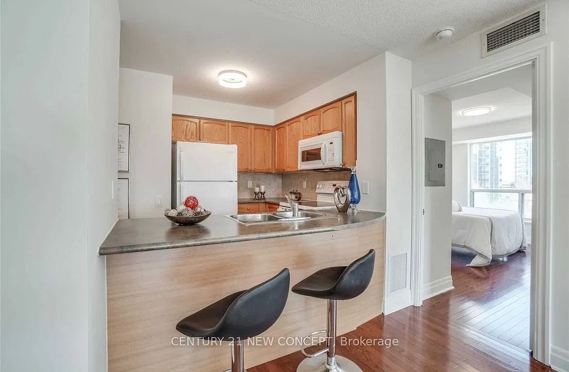 2 bed, $3,100 — Photo 1
