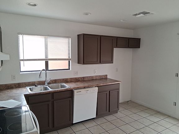 3rd image of 8533 W Mariposa Dr