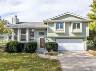 13915 Lisa Cir, Omaha, NE 68138