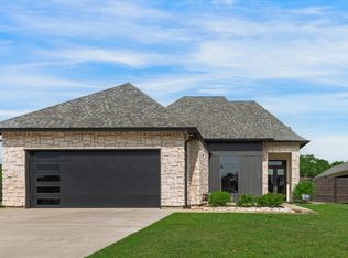 104 Cherrywood Dr, Lafayette, LA 70508
