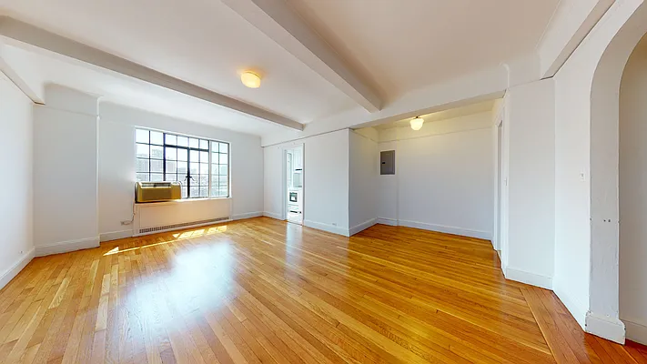 Rented by Bond New York | media 26