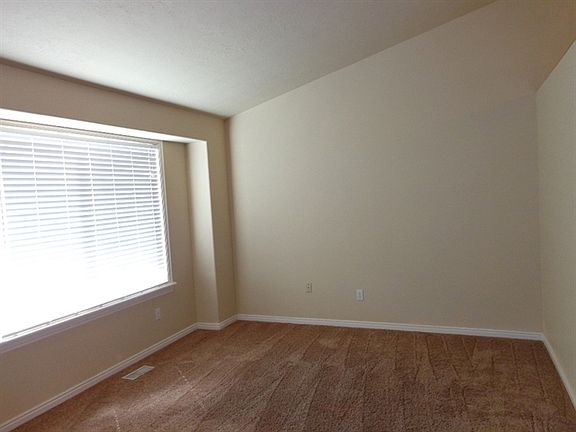 5th image of 234 W Beverlee Ann Dr
