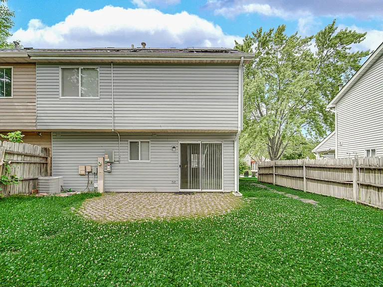 1807 Whitney Dr — Photo 22