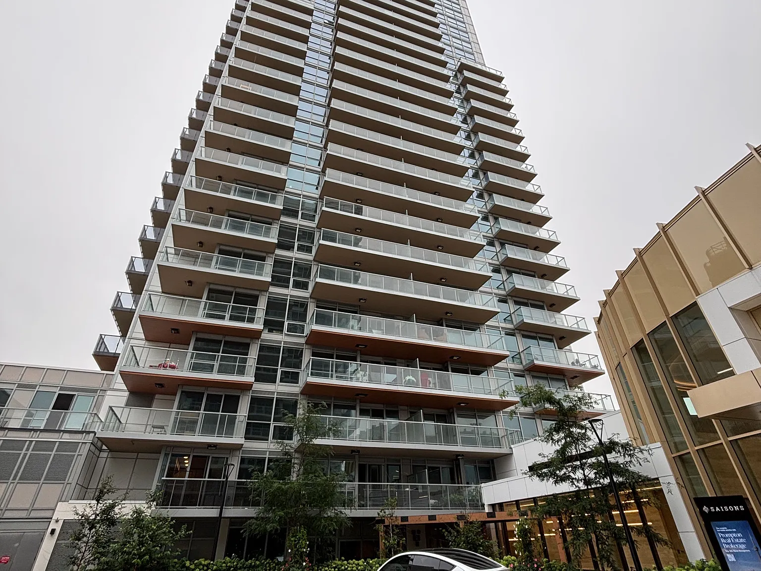 3 bed, $4,000 — Photo 1