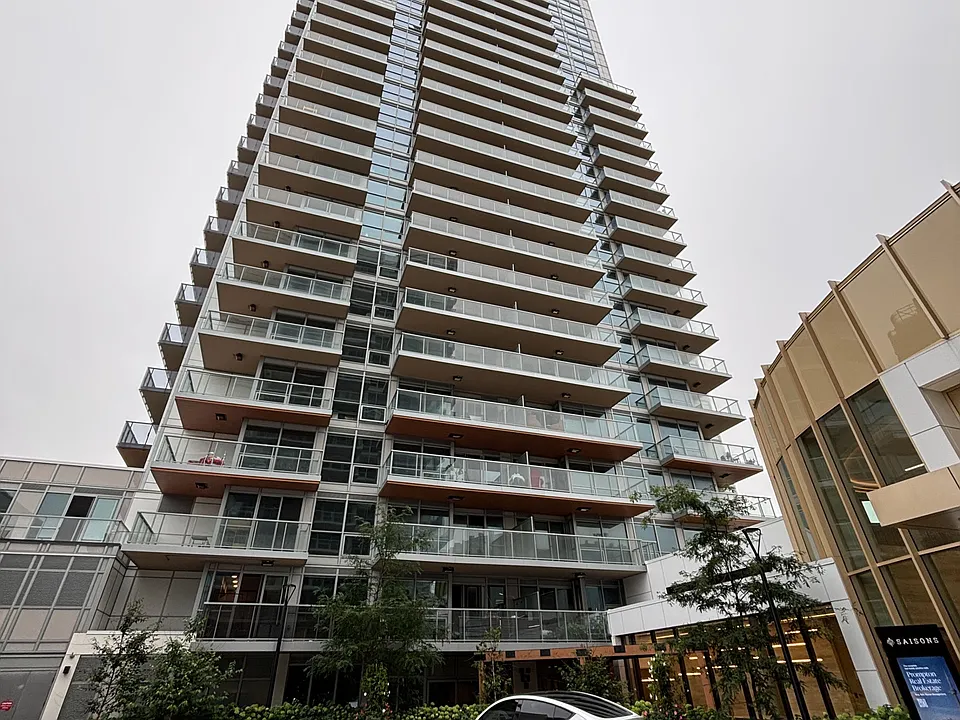 27 McMahon Dr #3007