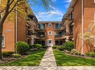 6533 N Northwest Hwy APT 1C, Chicago, IL 60631