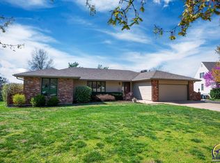 7221 SW Wattling Ct, Topeka, KS 66614