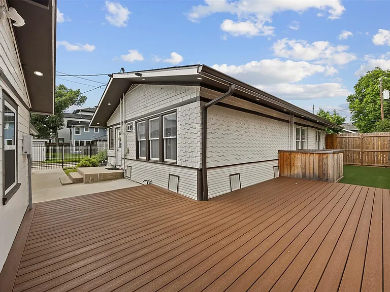 1123 Bomar St — Photo 33