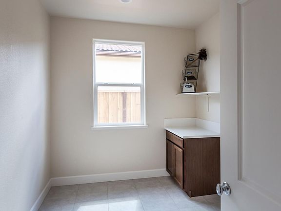 5th image of 761 Segovia Dr
