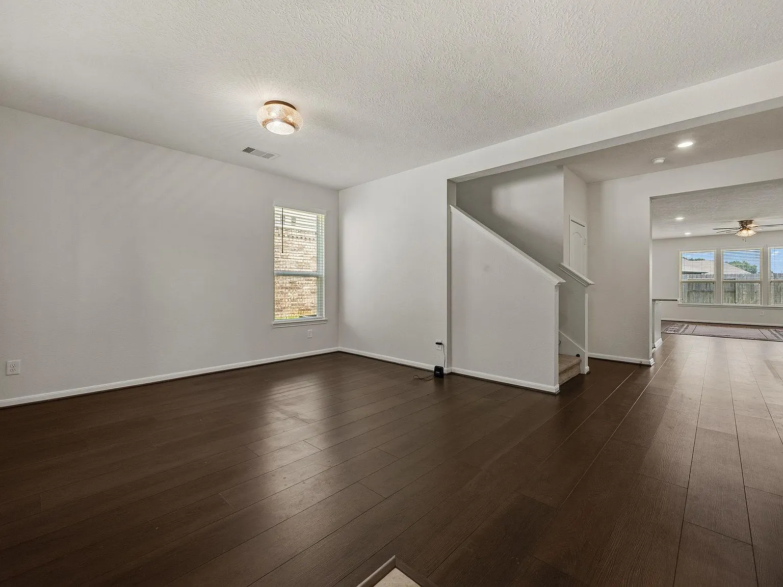 4 bed, 2.5 bath, 2876 sqft, $2,600 — Photo 4